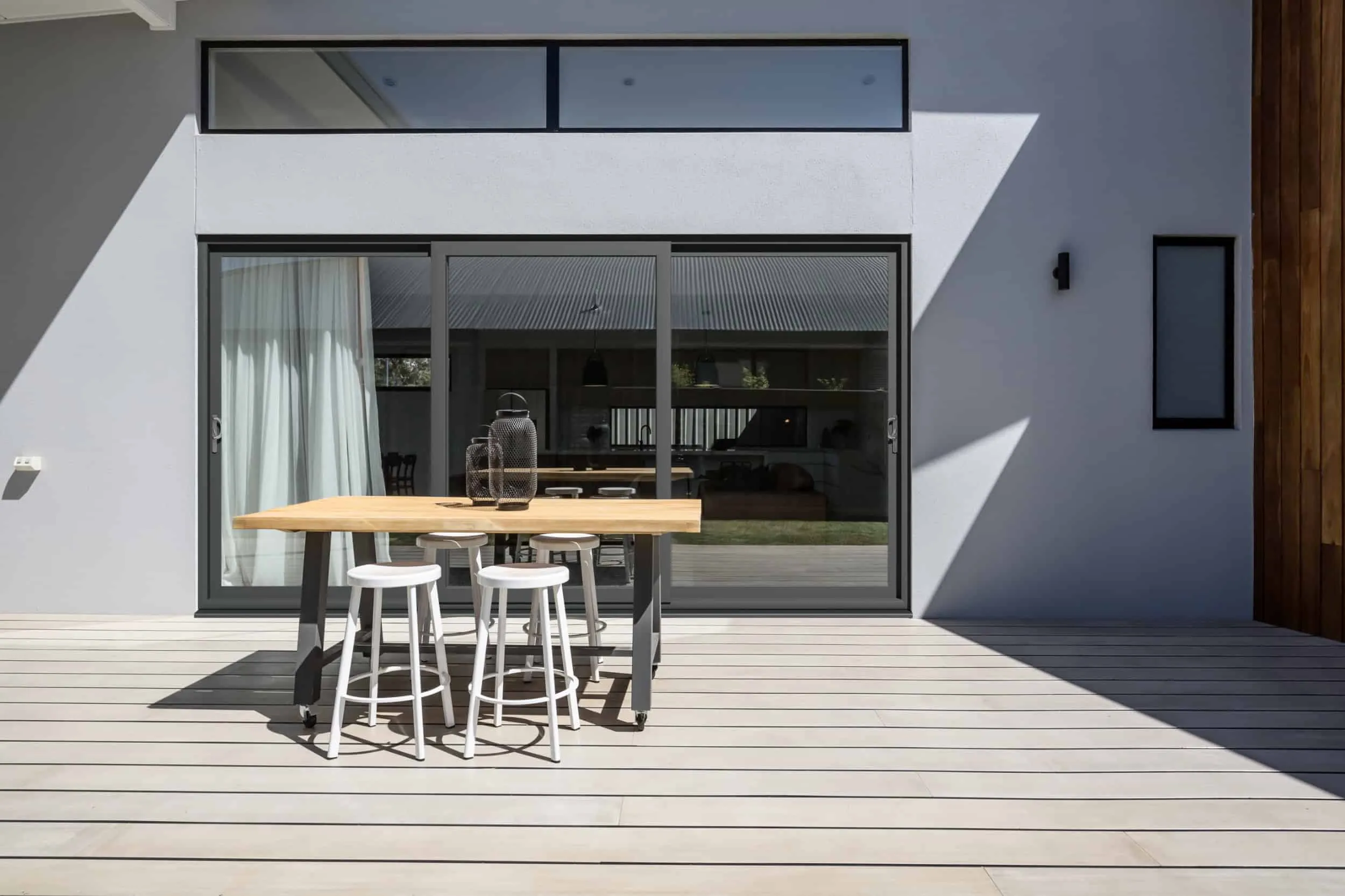 Syncronised Sliding Door